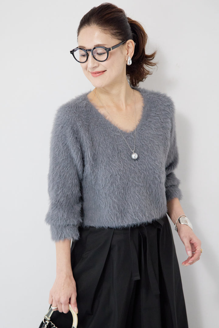 クロップド丈シャギーニット