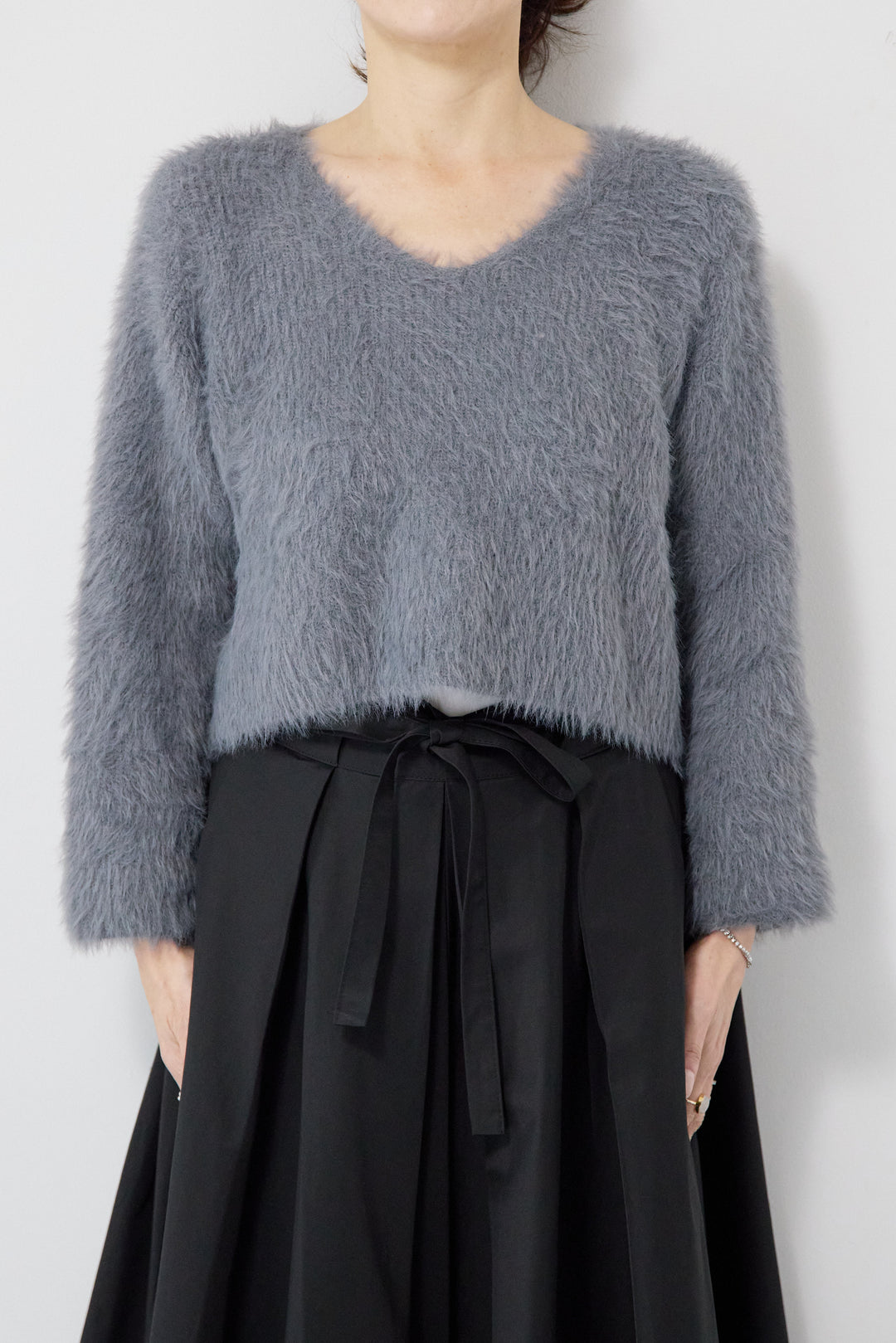 クロップド丈シャギーニット