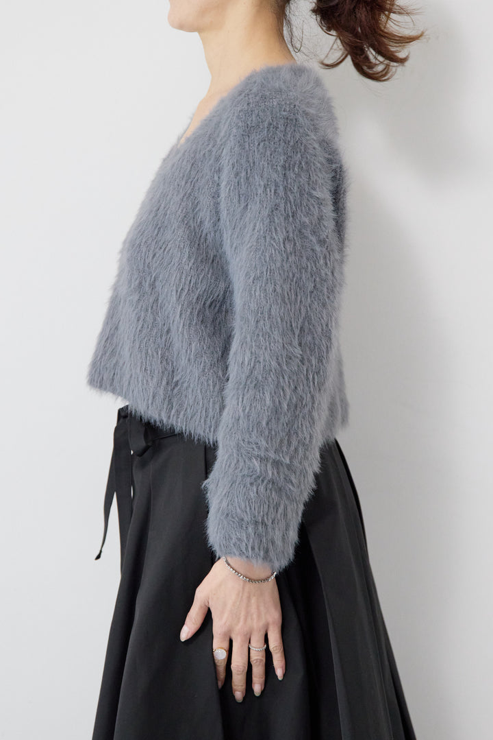 クロップド丈シャギーニット