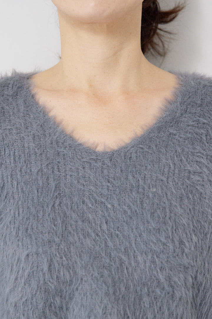 クロップド丈シャギーニット