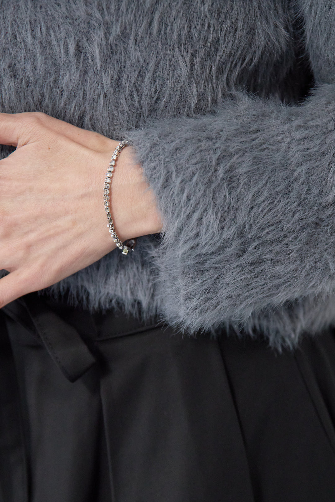 クロップド丈シャギーニット