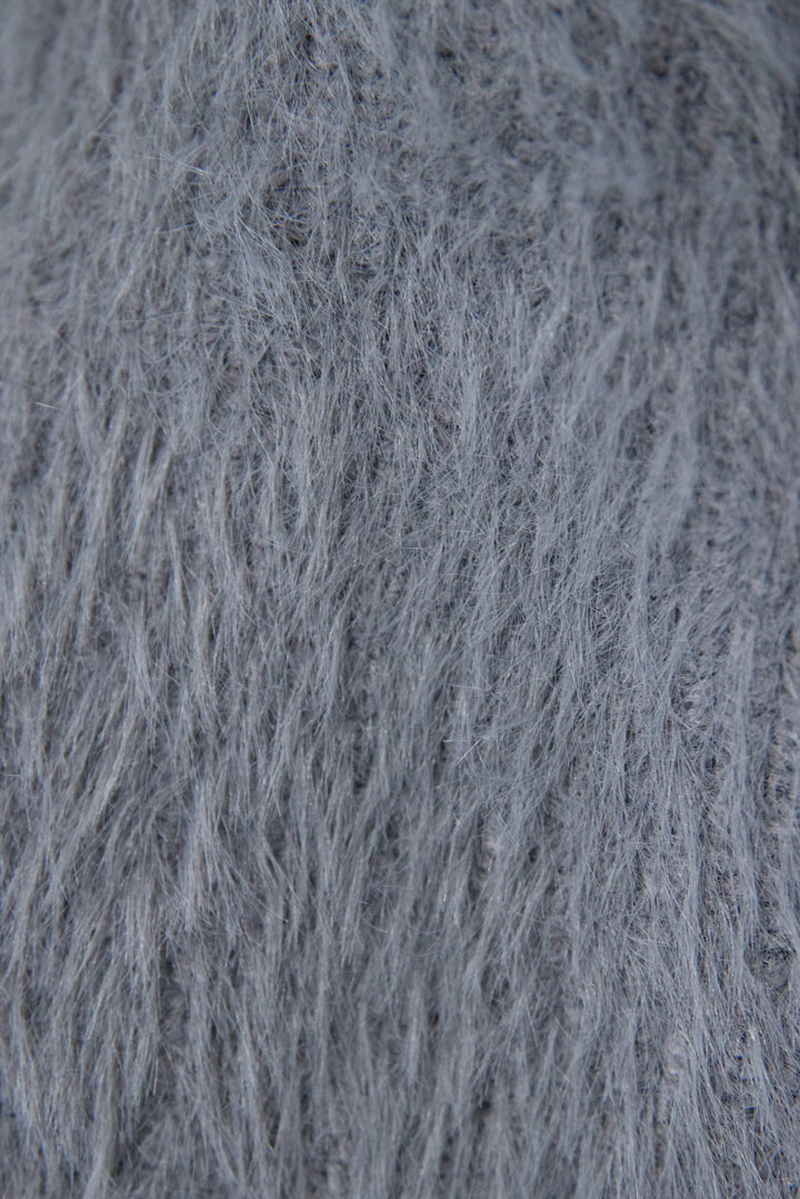 クロップド丈シャギーニット