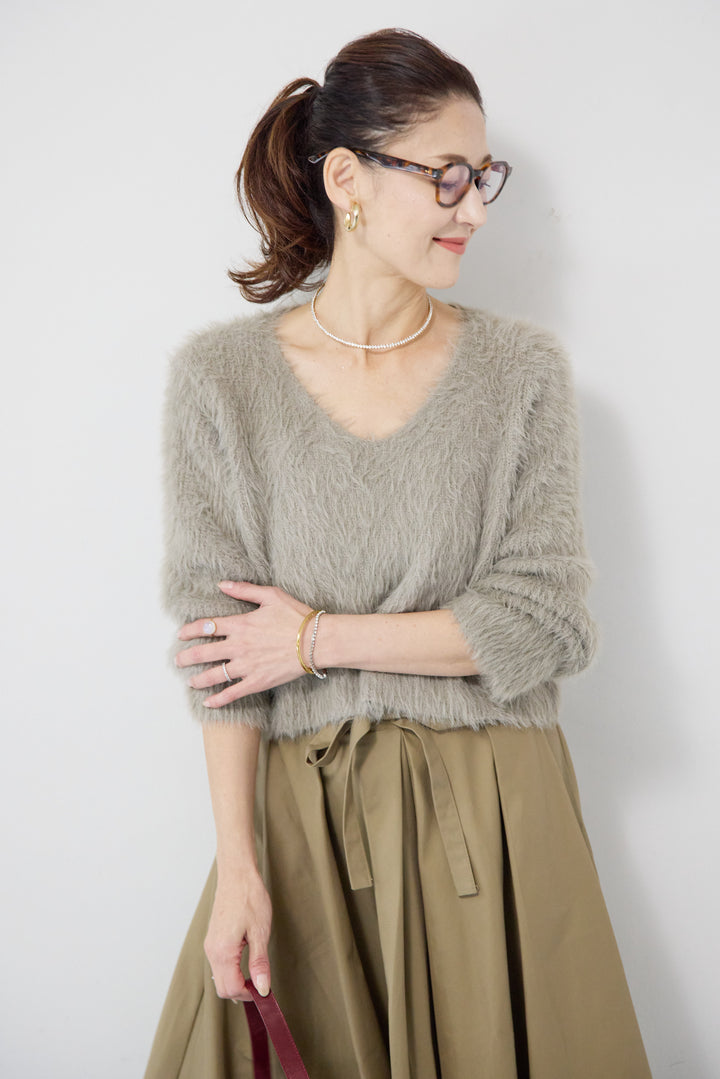 クロップド丈シャギーニット