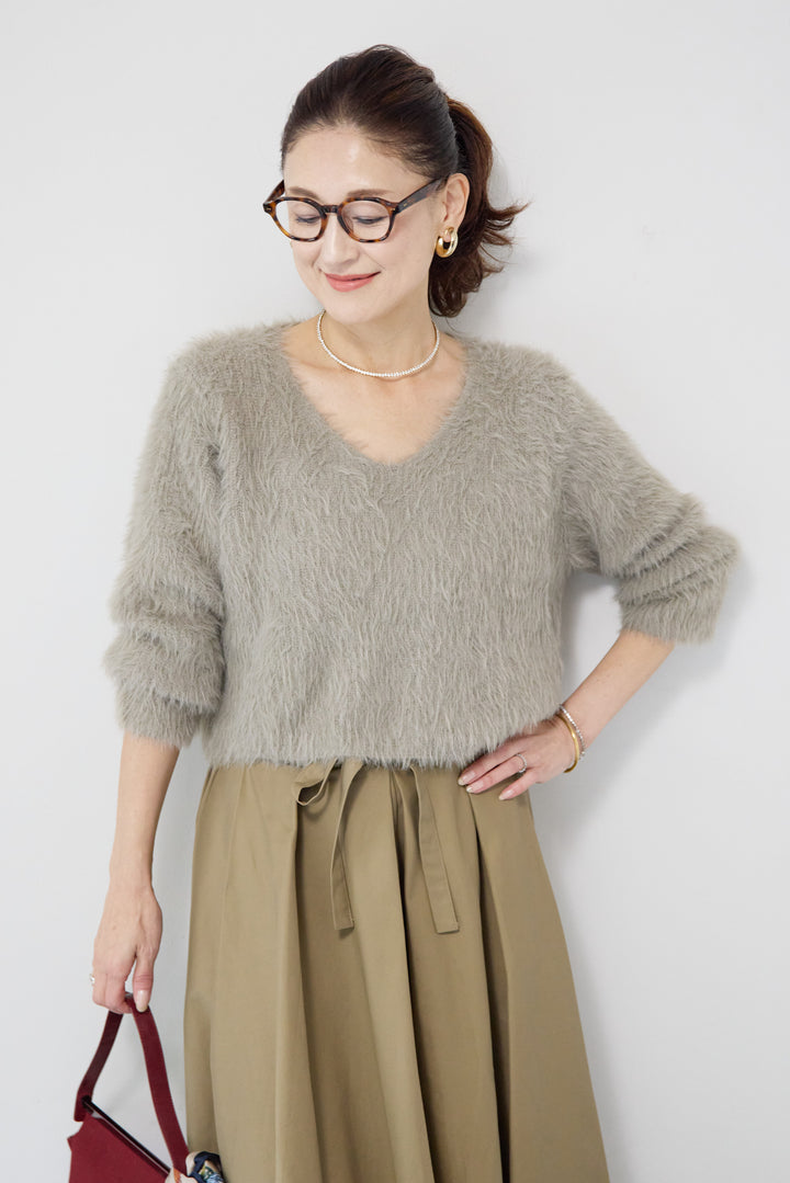 クロップド丈シャギーニット