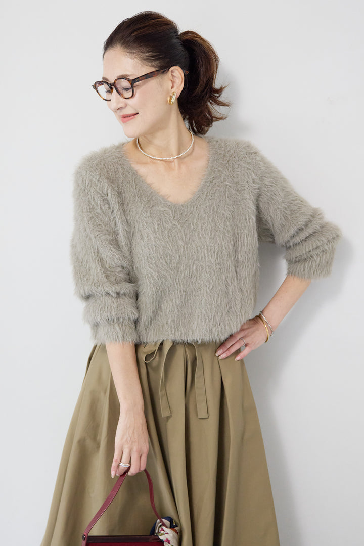 クロップド丈シャギーニット