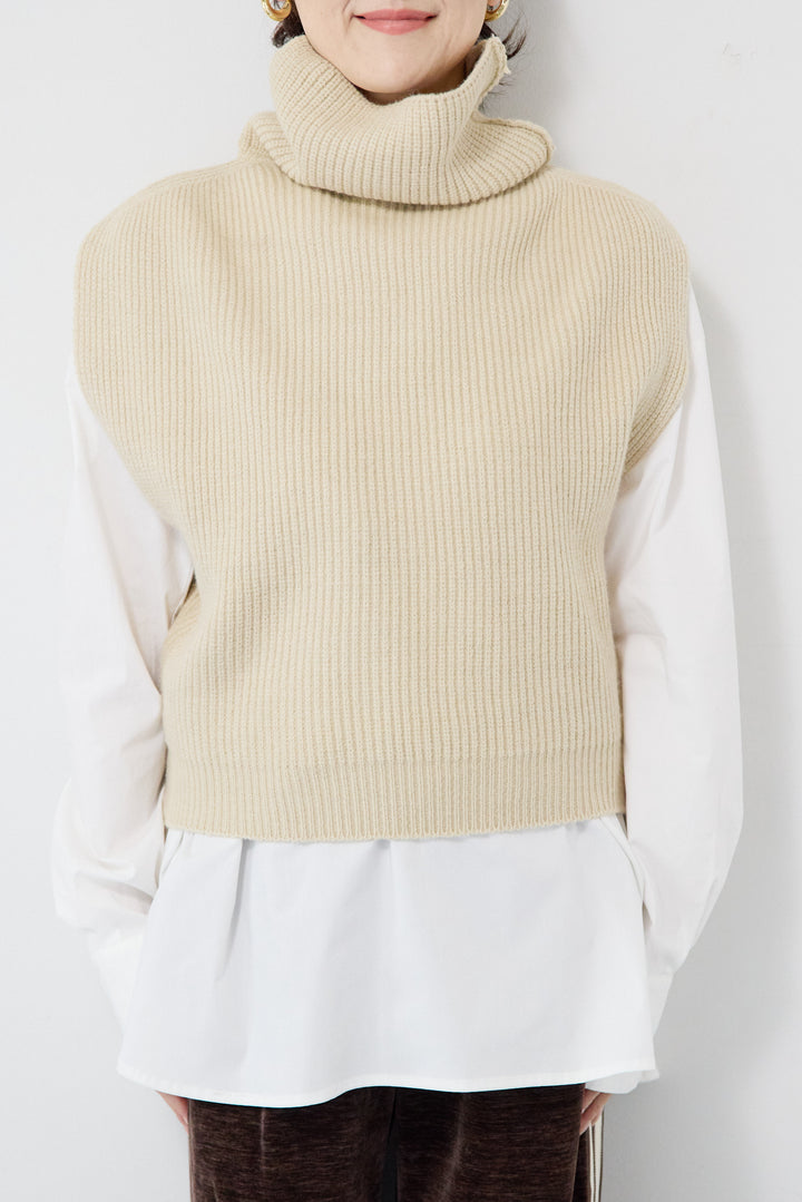 リブタートルショートベスト