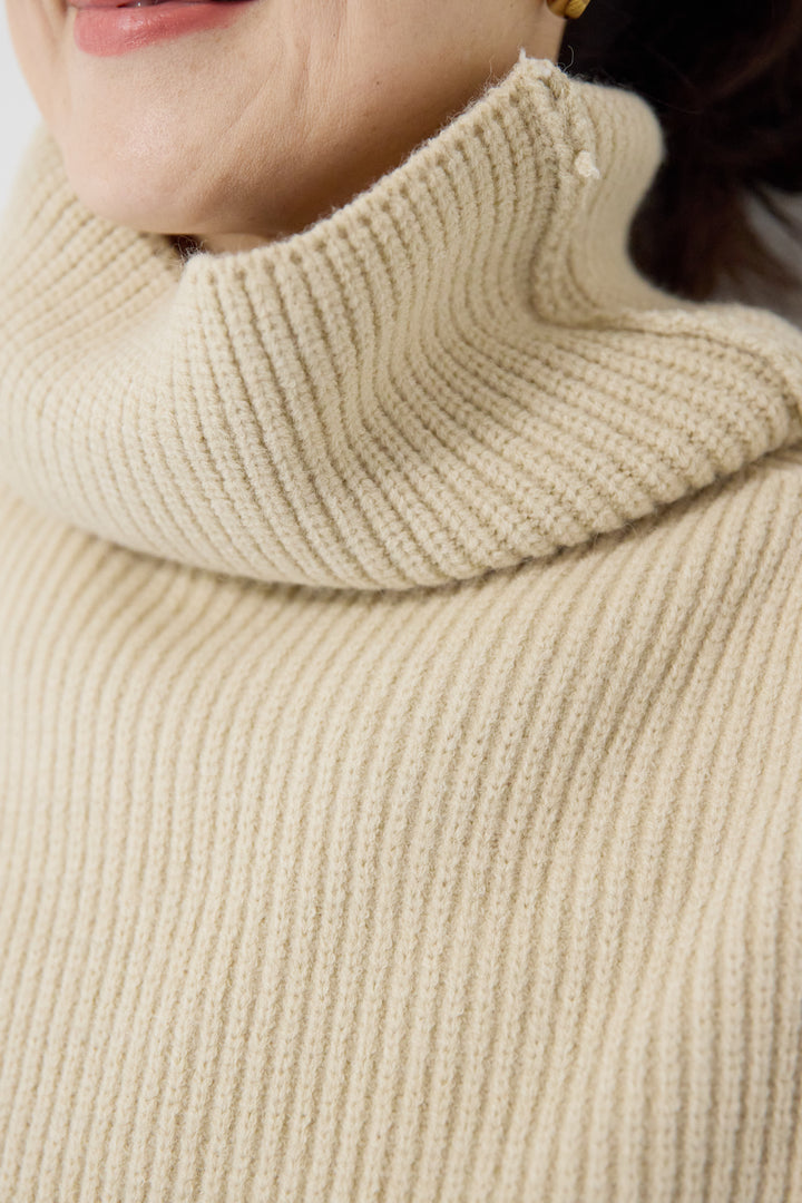 リブタートルショートベスト