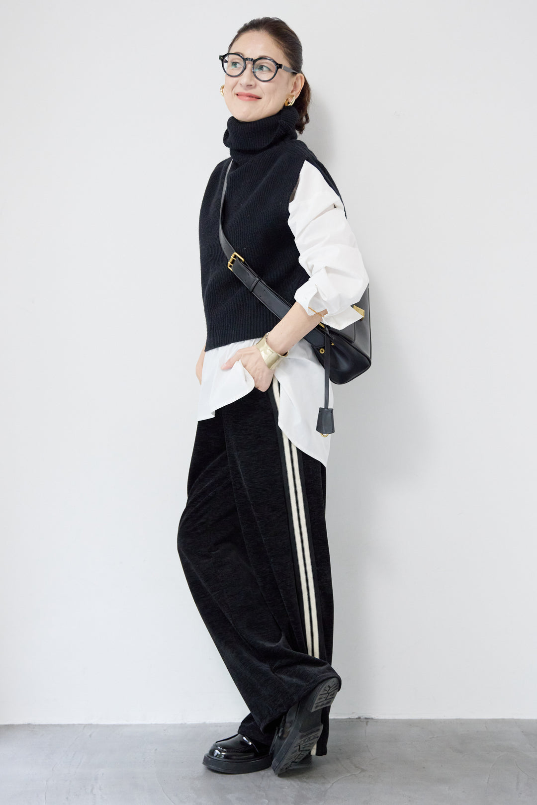 ベロアタッチ サイドラインパンツ