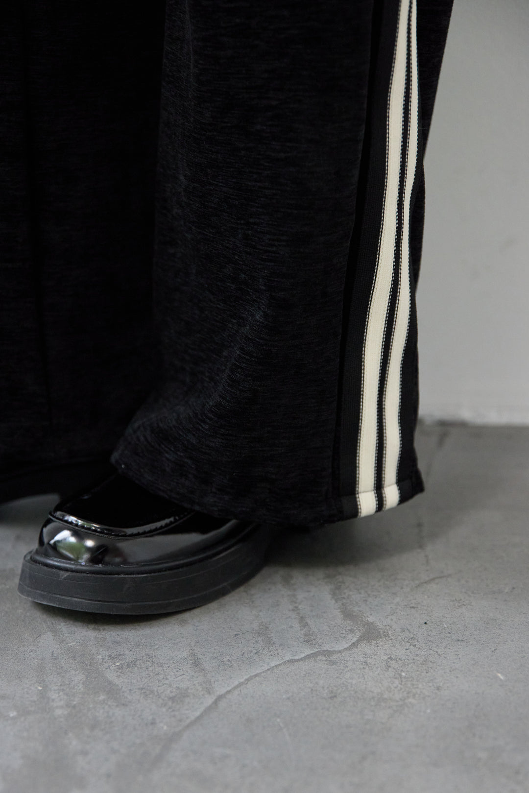 [SET]リブタートルショートベスト+ベロアタッチ サイドラインパンツ(2set)