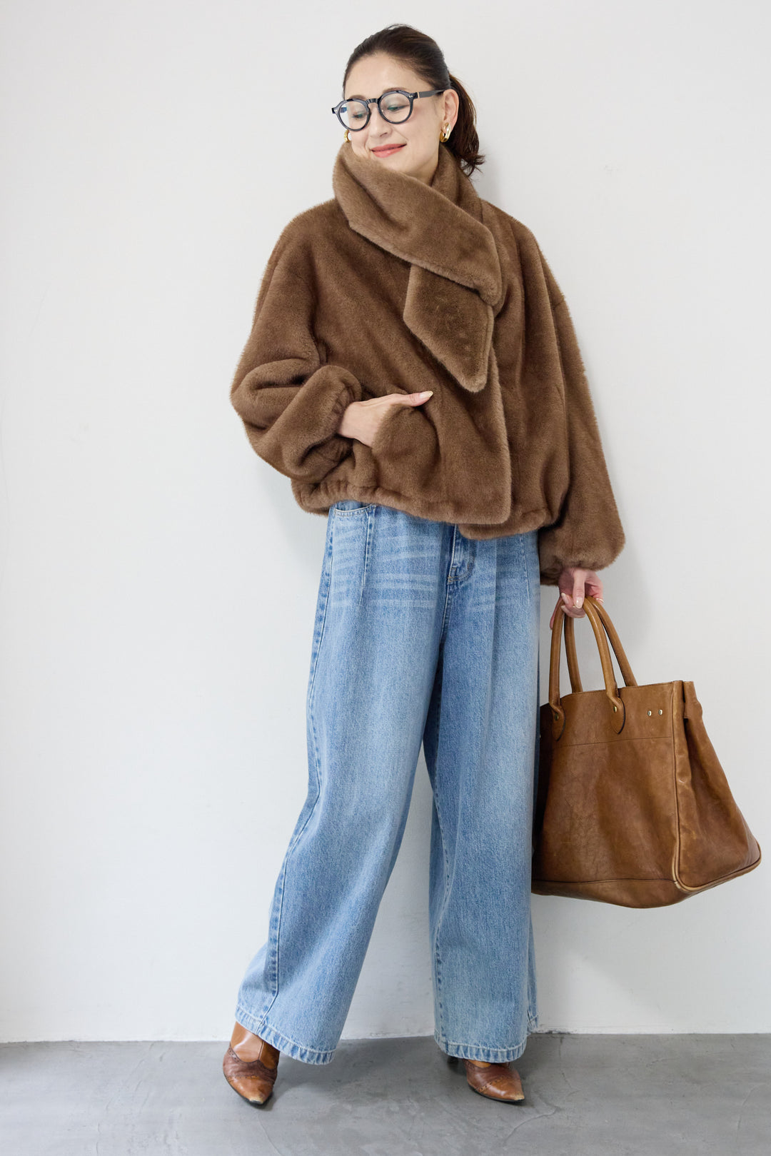 ボリュームストール付きフェイクファーコート