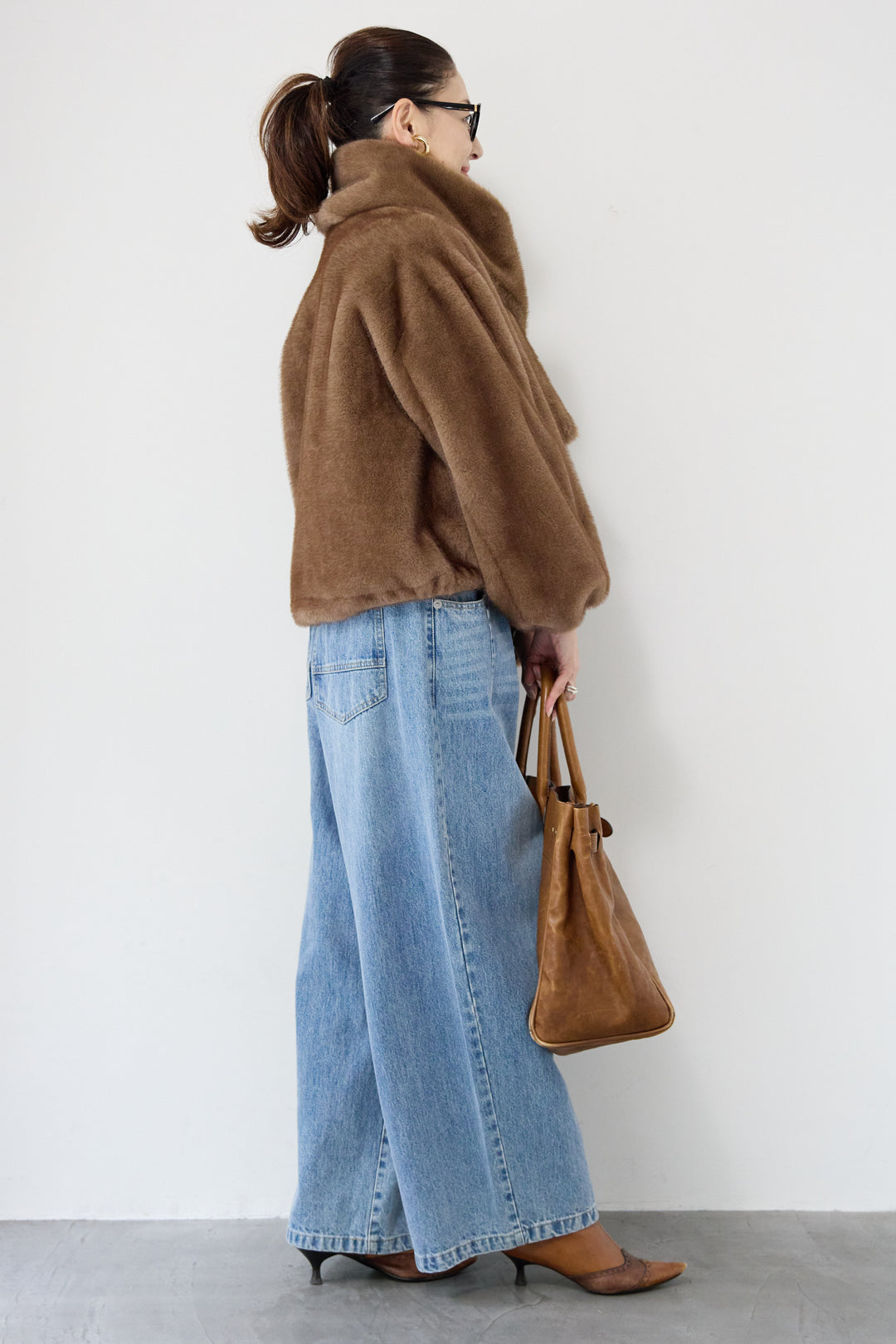 ボリュームストール付きフェイクファーコート