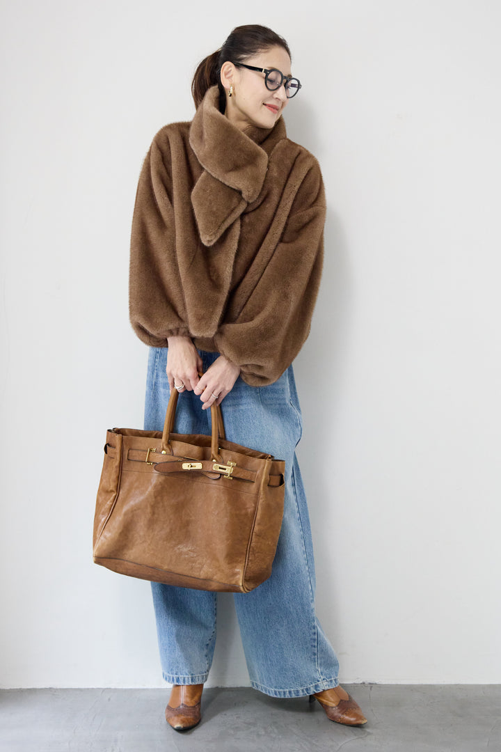 ボリュームストール付きフェイクファーコート