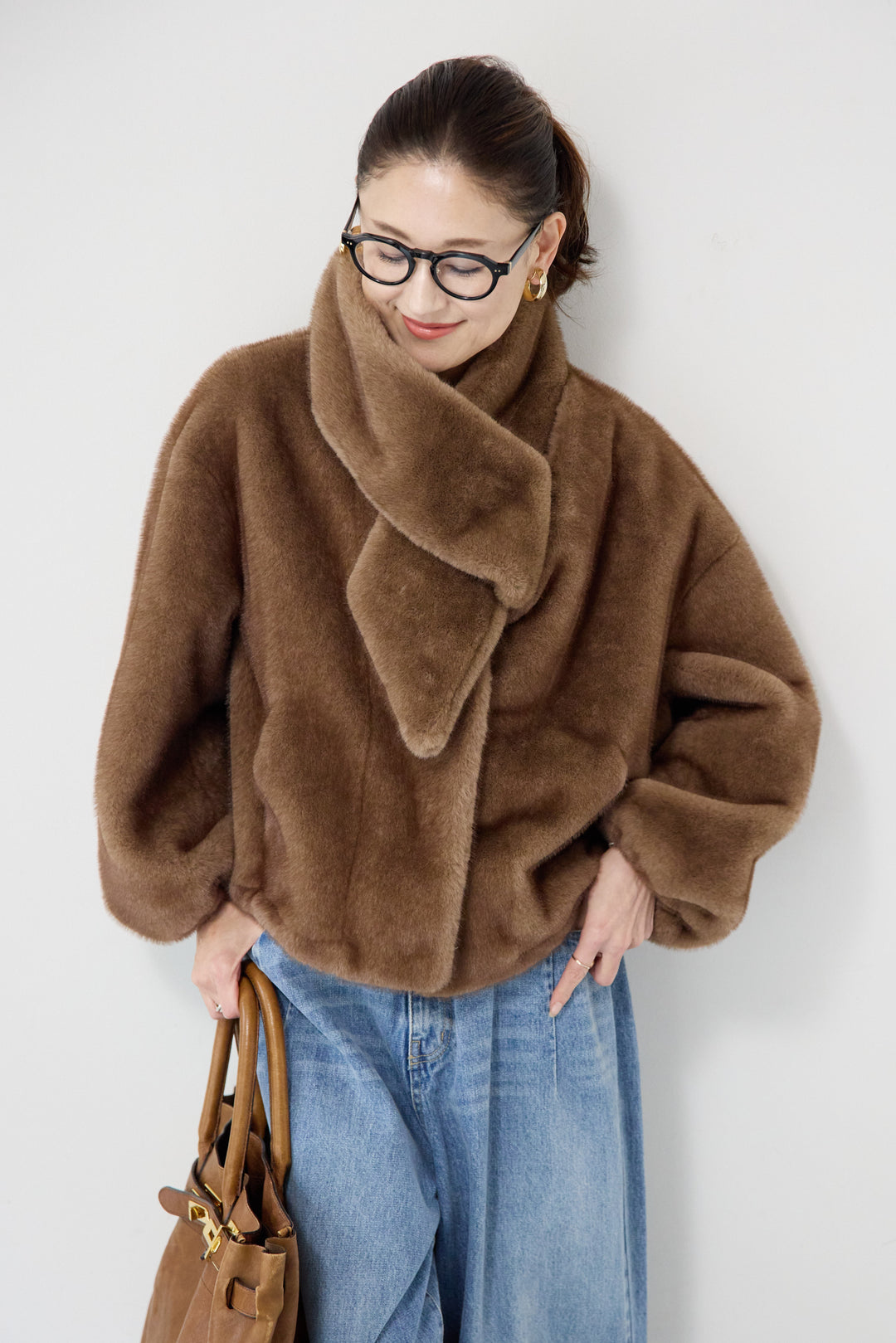 ボリュームストール付きフェイクファーコート