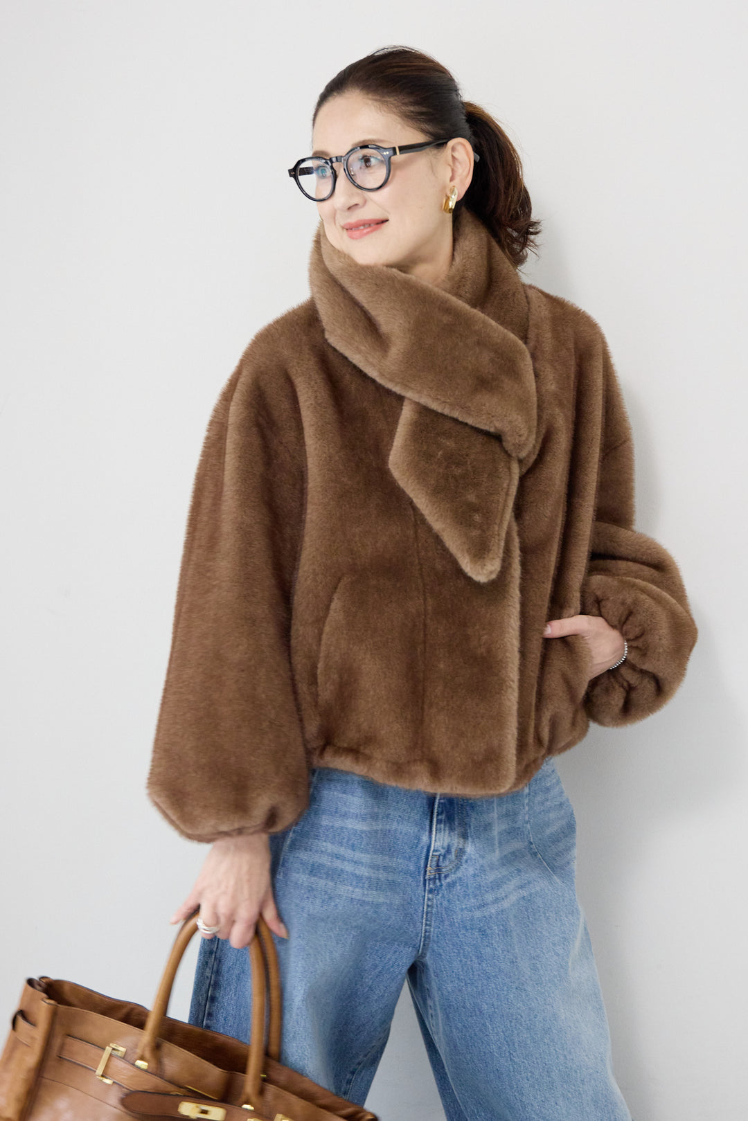 ボリュームストール付きフェイクファーコート