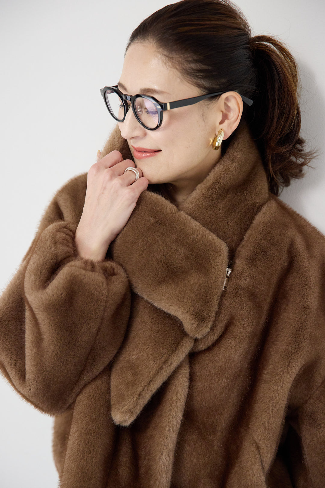 ボリュームストール付きフェイクファーコート