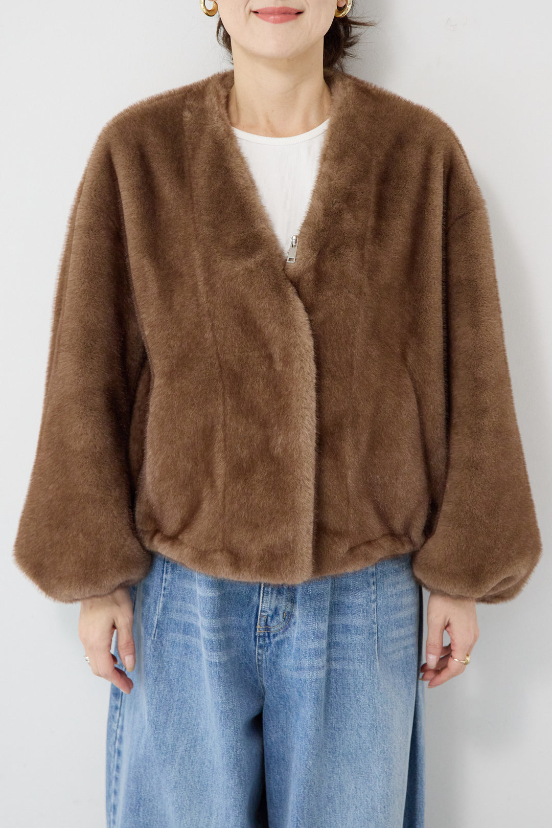 ボリュームストール付きフェイクファーコート