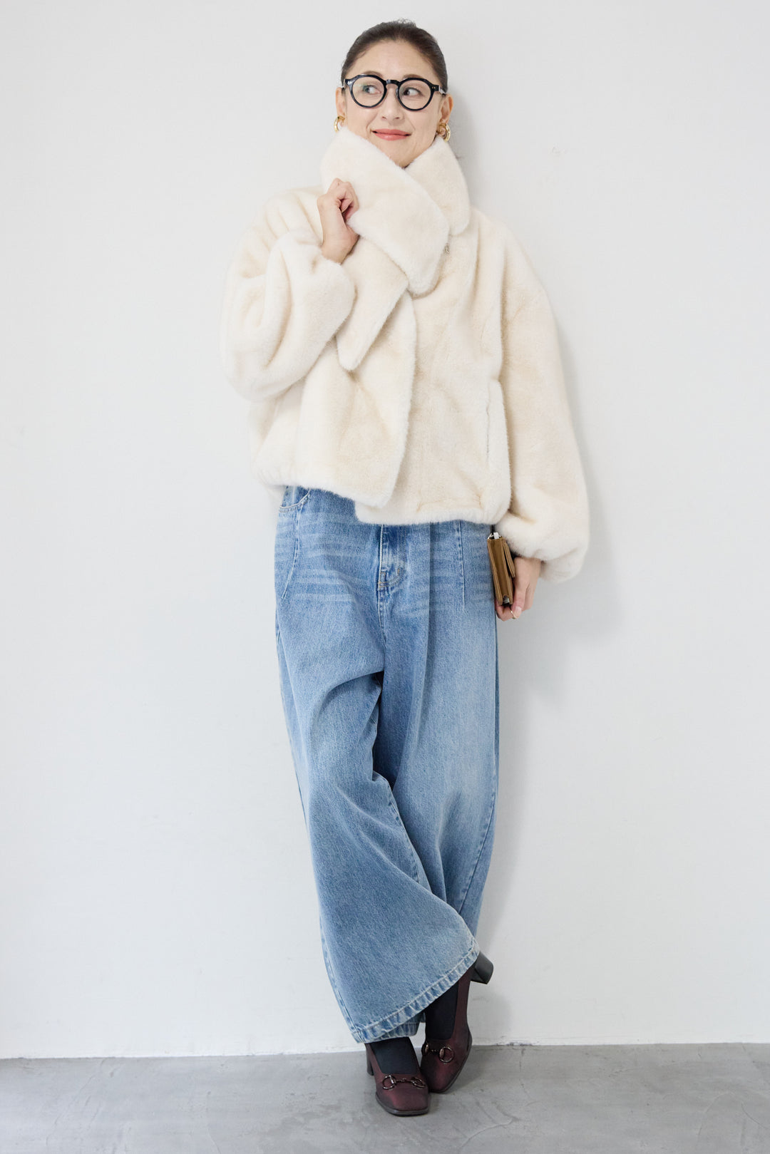 ボリュームストール付きフェイクファーコート