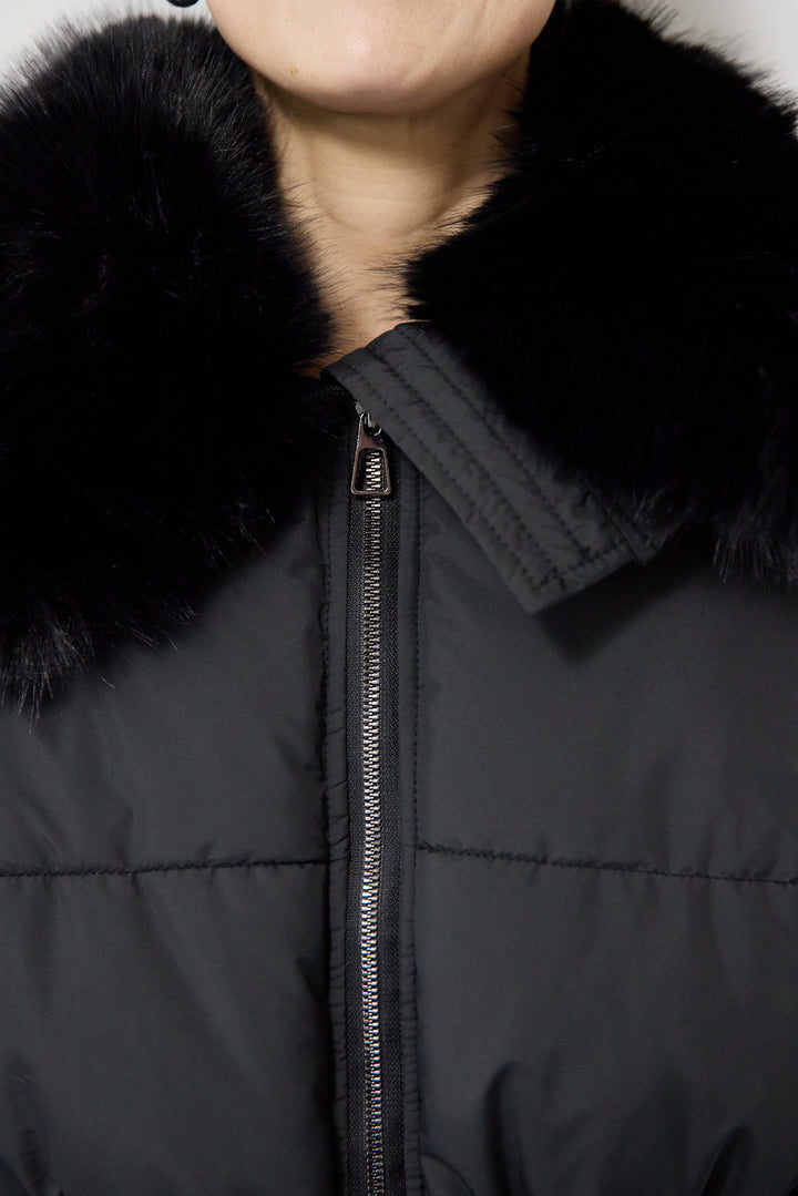 ファー襟付き中綿ジャケット