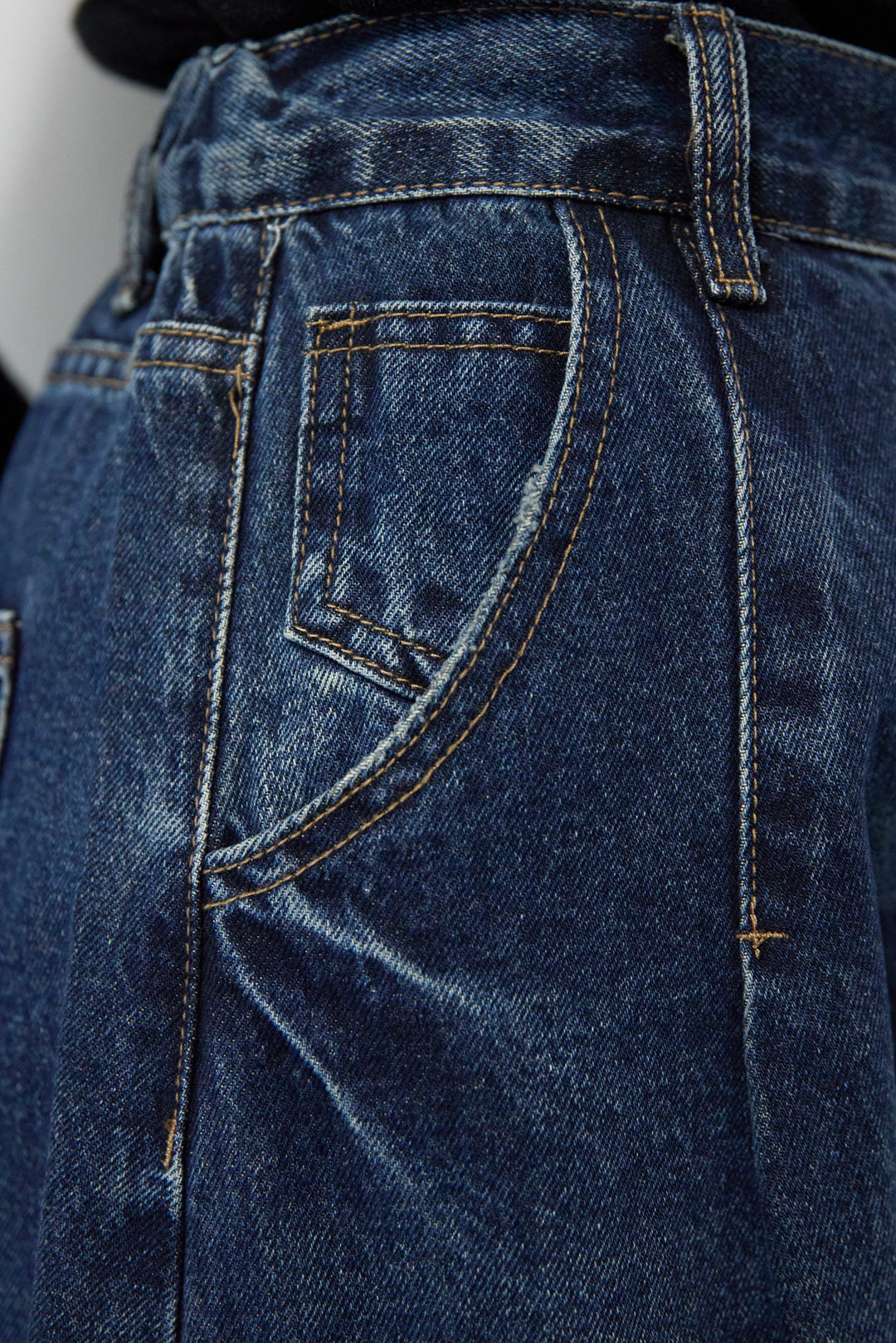 カーブデニムパンツ