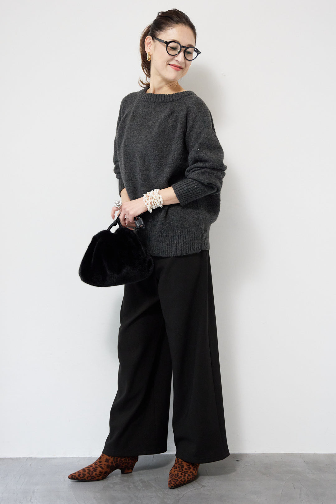 バックシャンリボンデザインニット