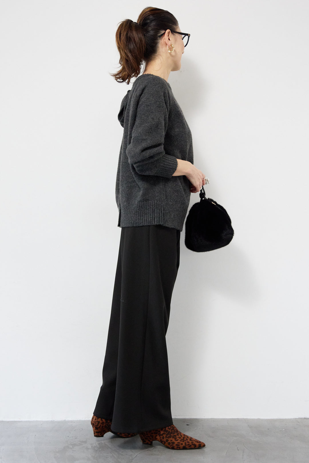 バックシャンリボンデザインニット