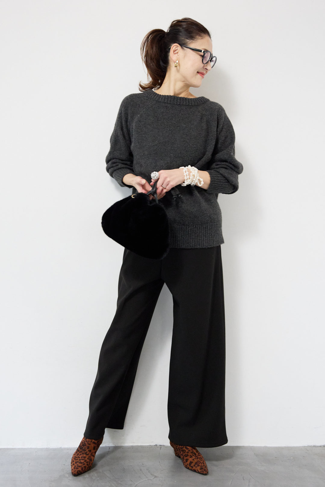 バックシャンリボンデザインニット