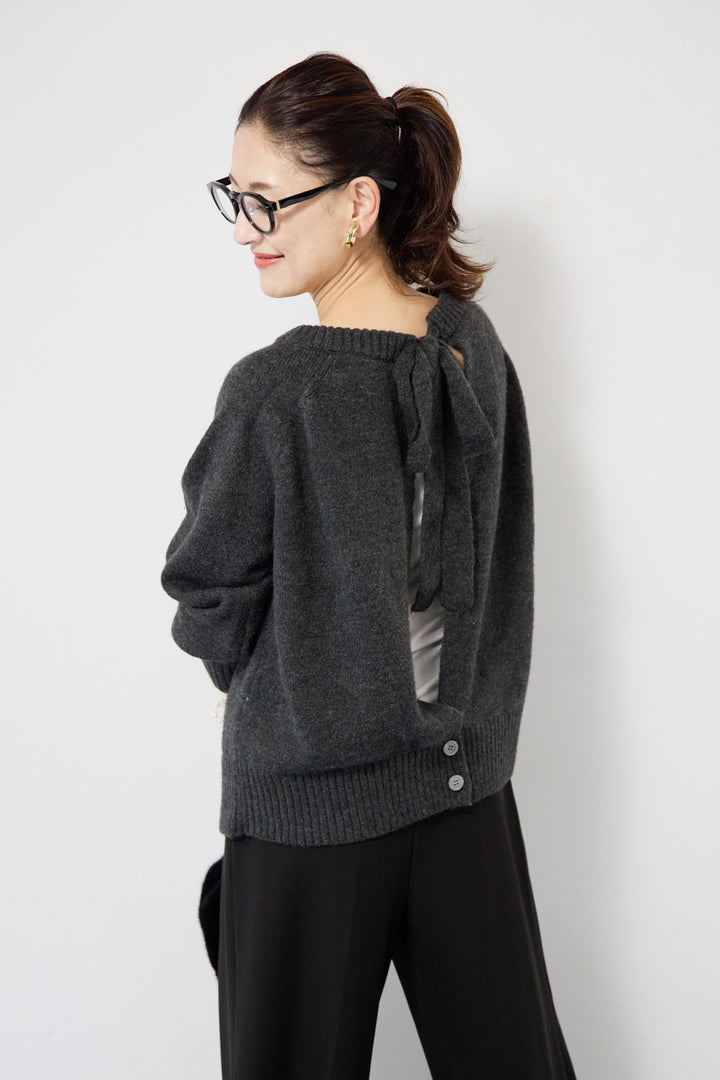 バックシャンリボンデザインニット