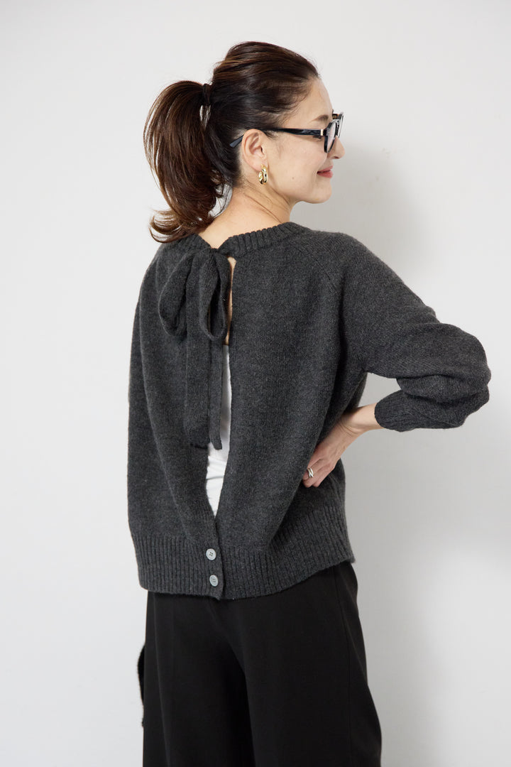 バックシャンリボンデザインニット