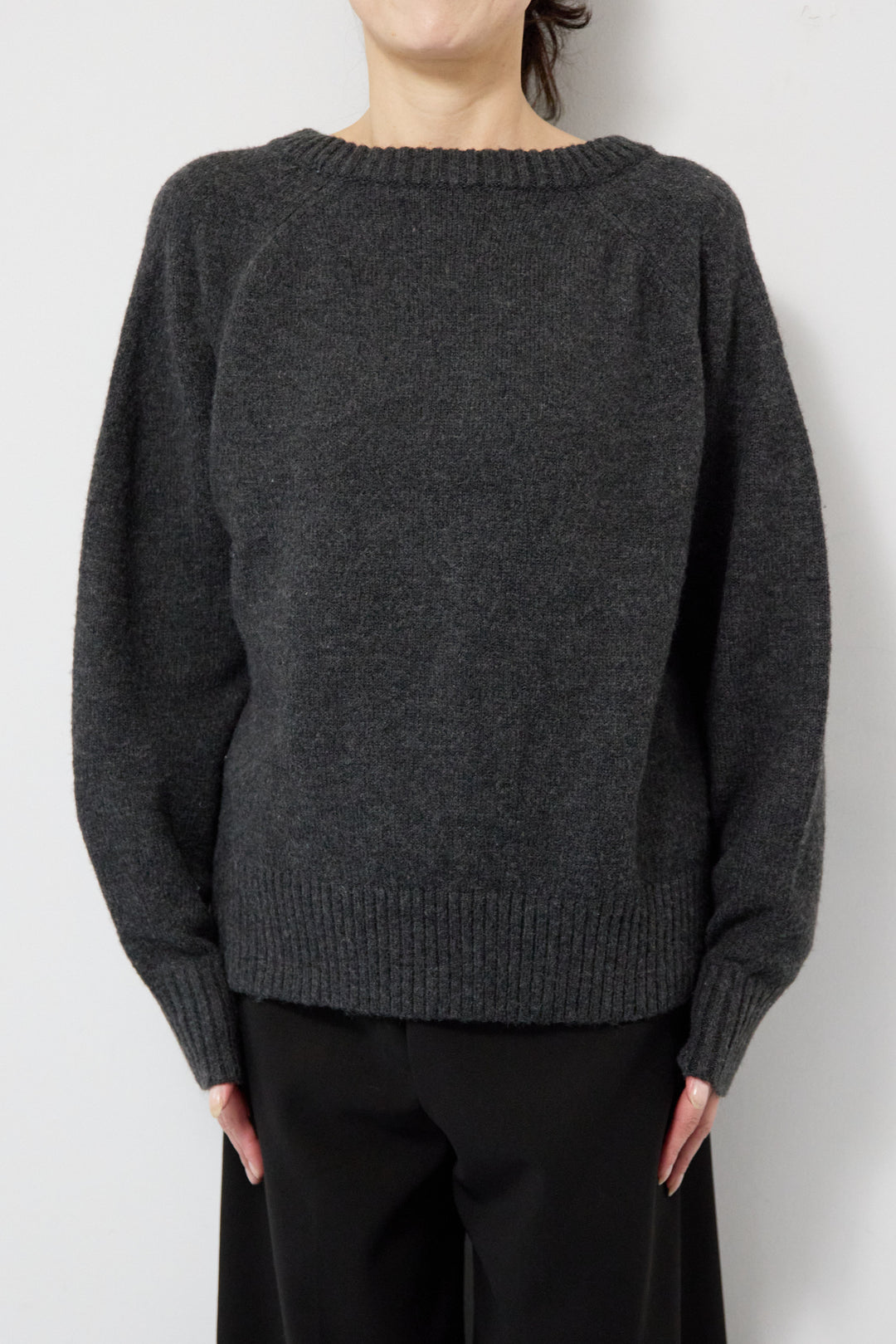 バックシャンリボンデザインニット