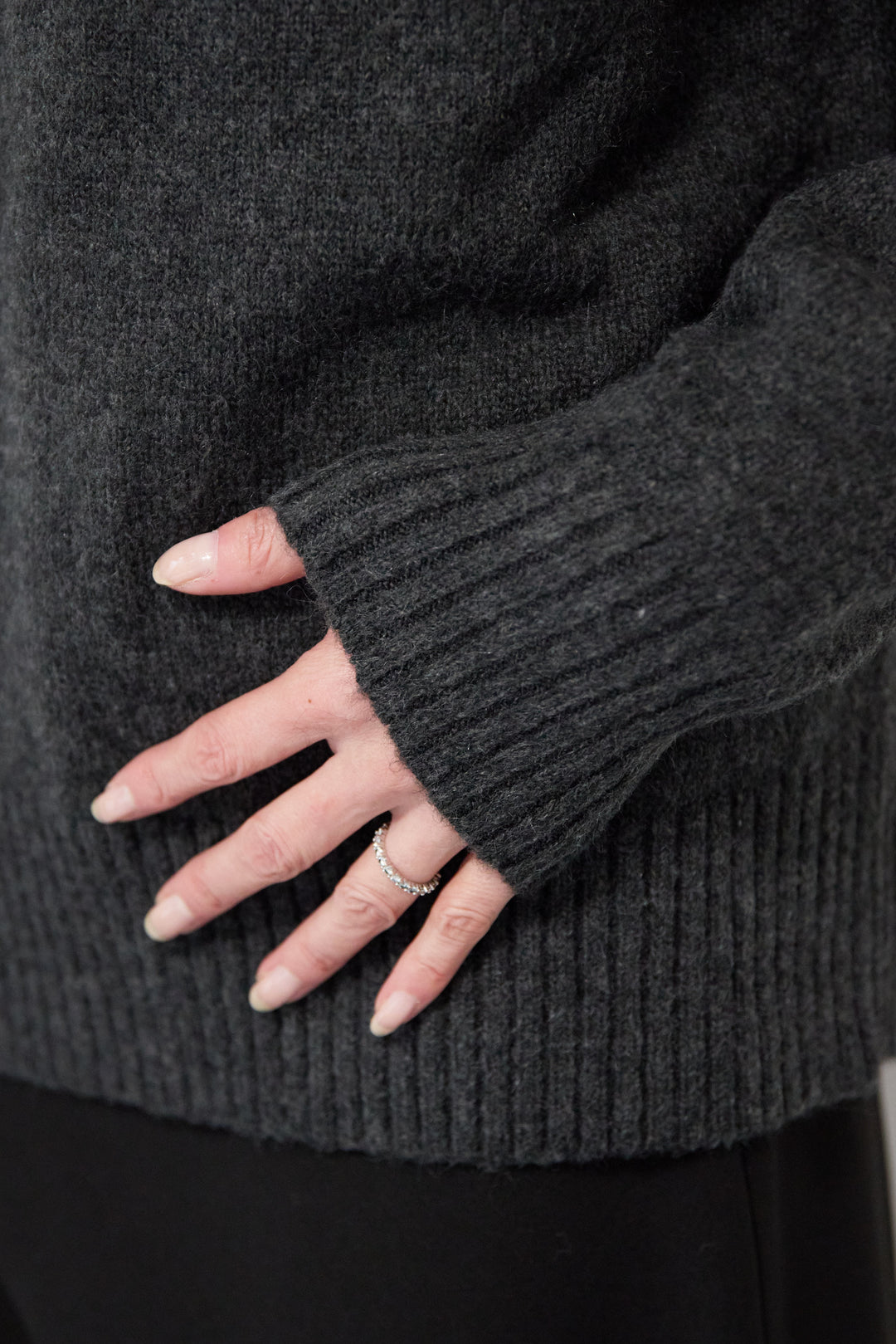 バックシャンリボンデザインニット