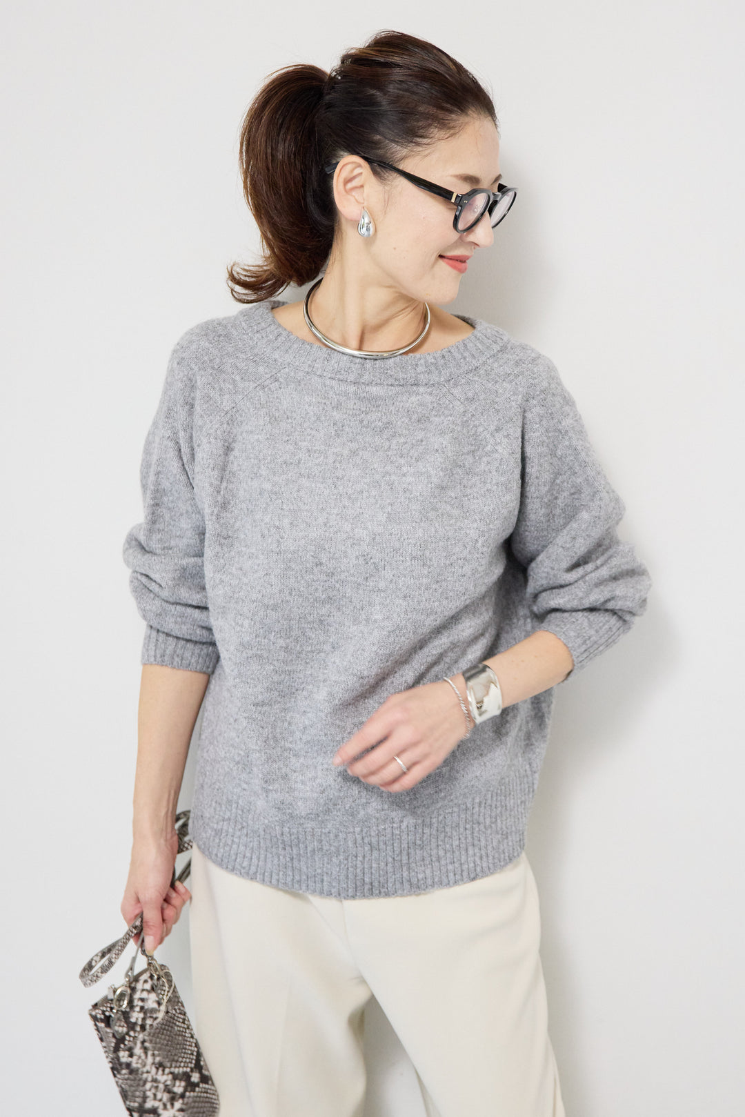 バックシャンリボンデザインニット