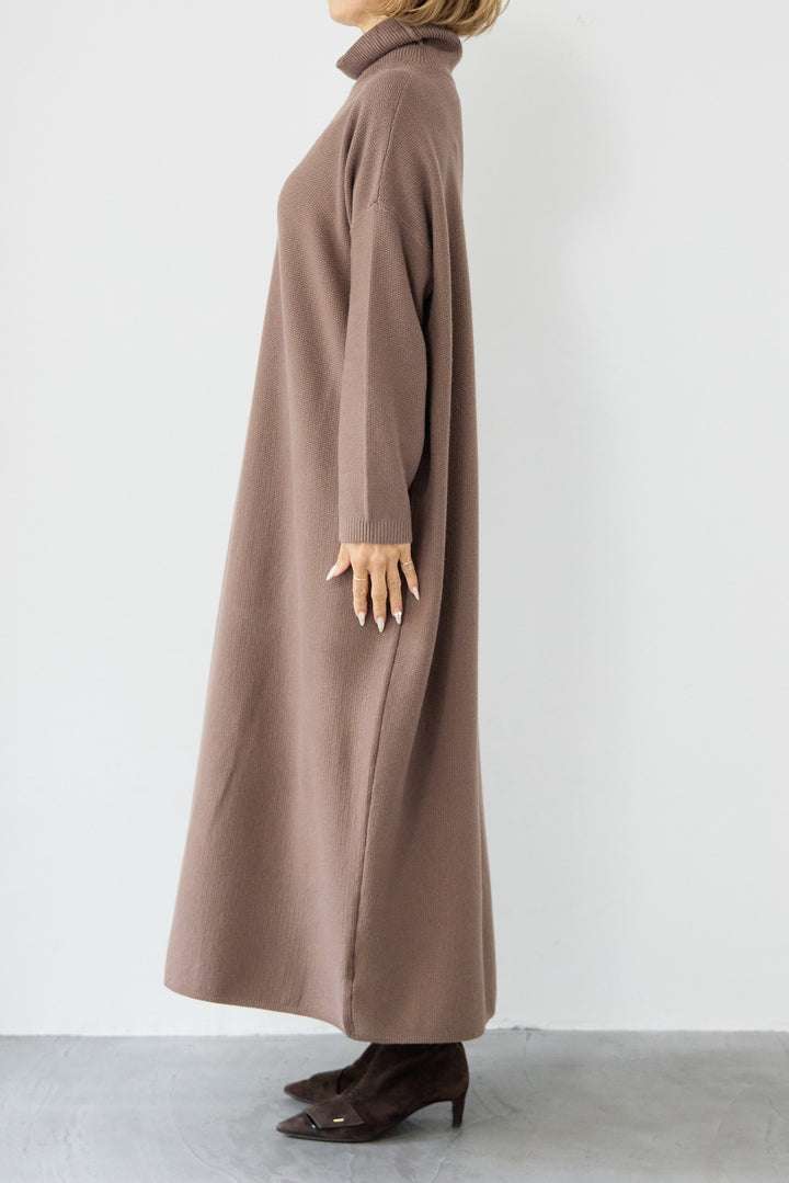 ソフトタッチタートルニットワンピース