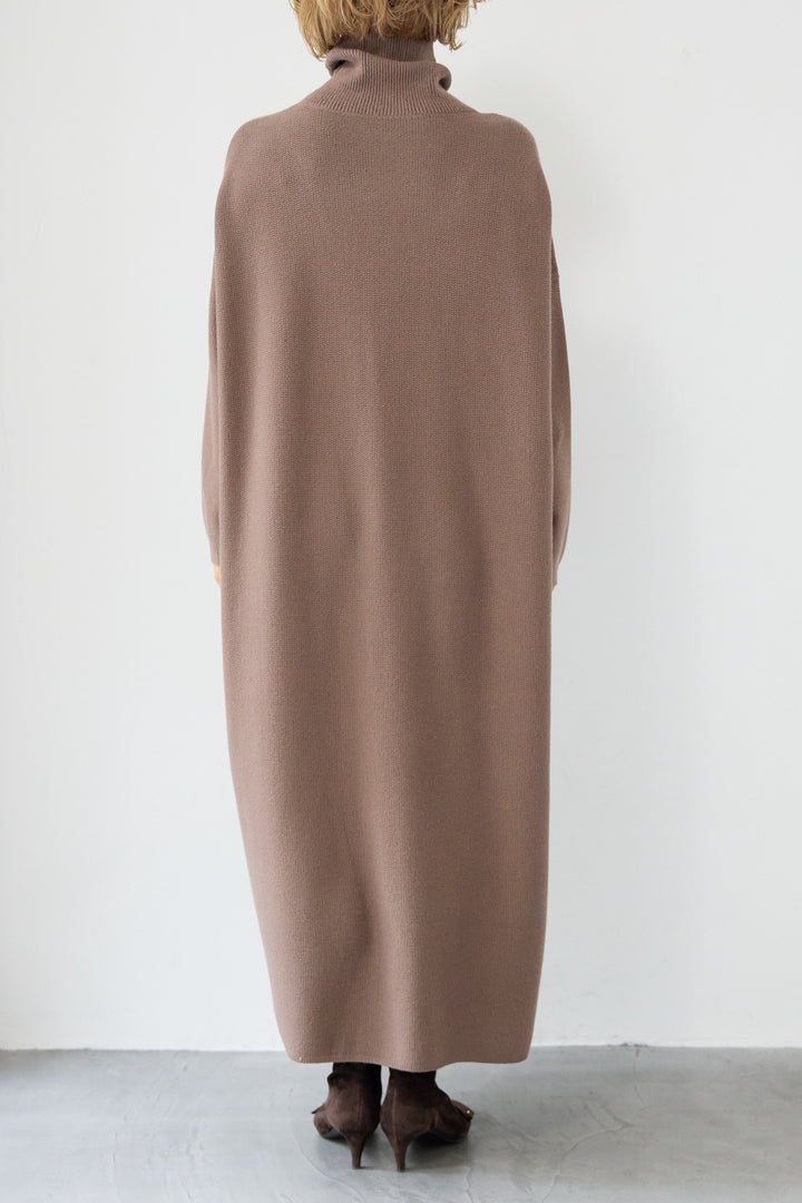 ソフトタッチタートルニットワンピース