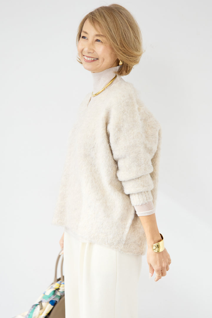 ヘアリーブークレVネックニット