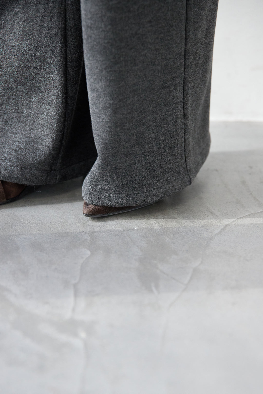 [SET]ヘアリーブークレVネックニット+裏起毛イージーワイドパンツ(2set)