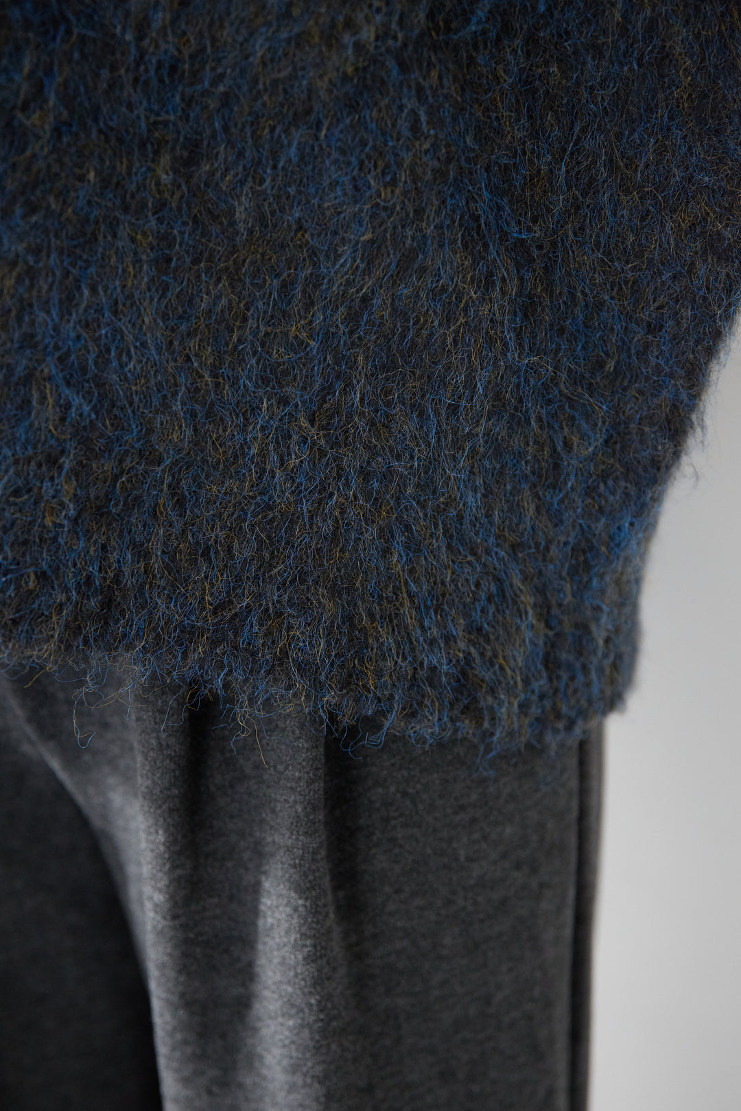 [SET]ヘアリーブークレVネックニット+裏起毛イージーワイドパンツ(2set)