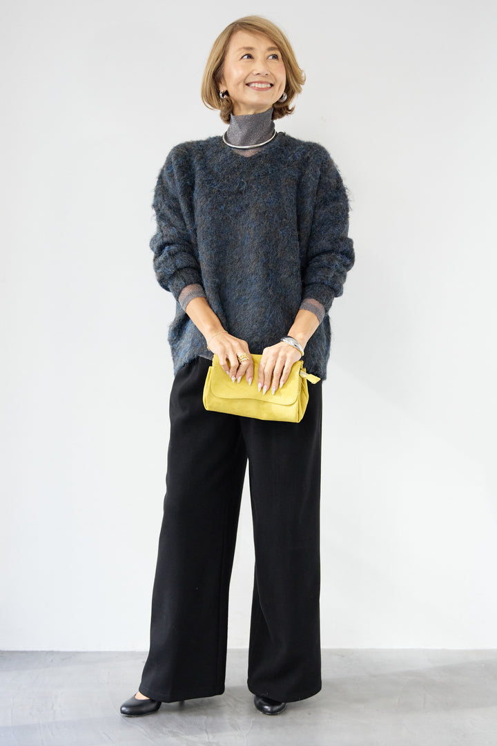 ヘアリーブークレVネックニット