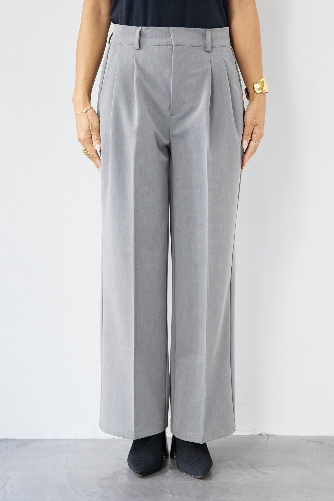 センタープレスタックパンツ