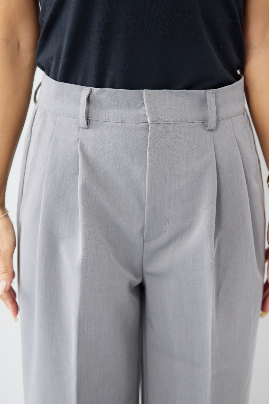 センタープレスタックパンツ