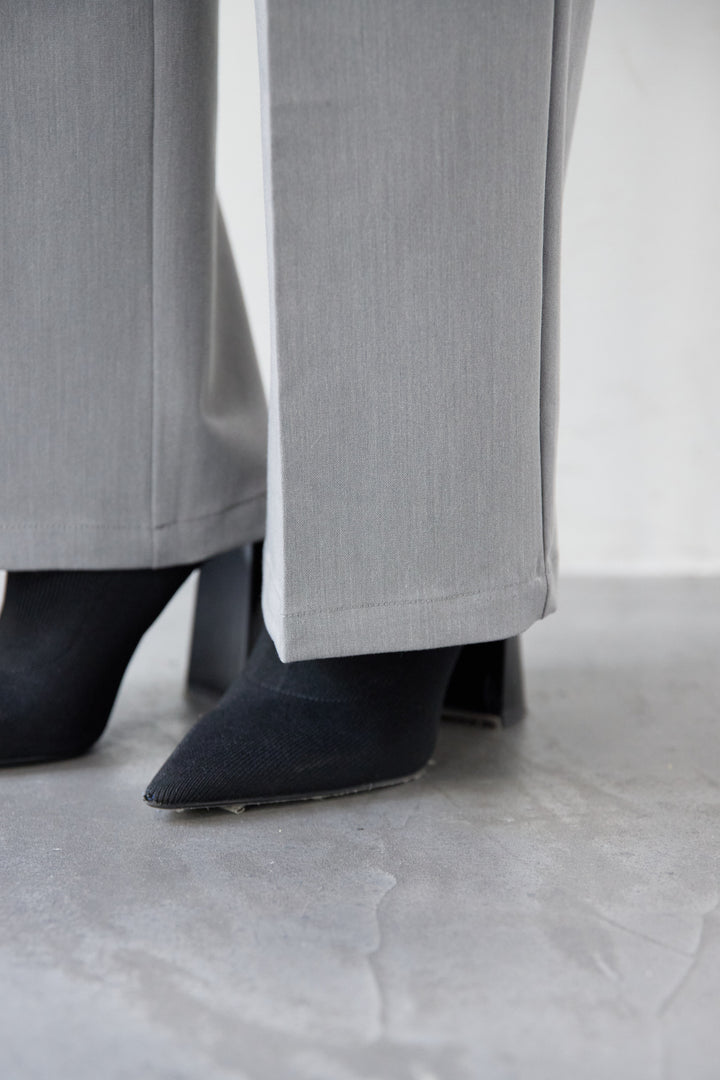 センタープレスタックパンツ