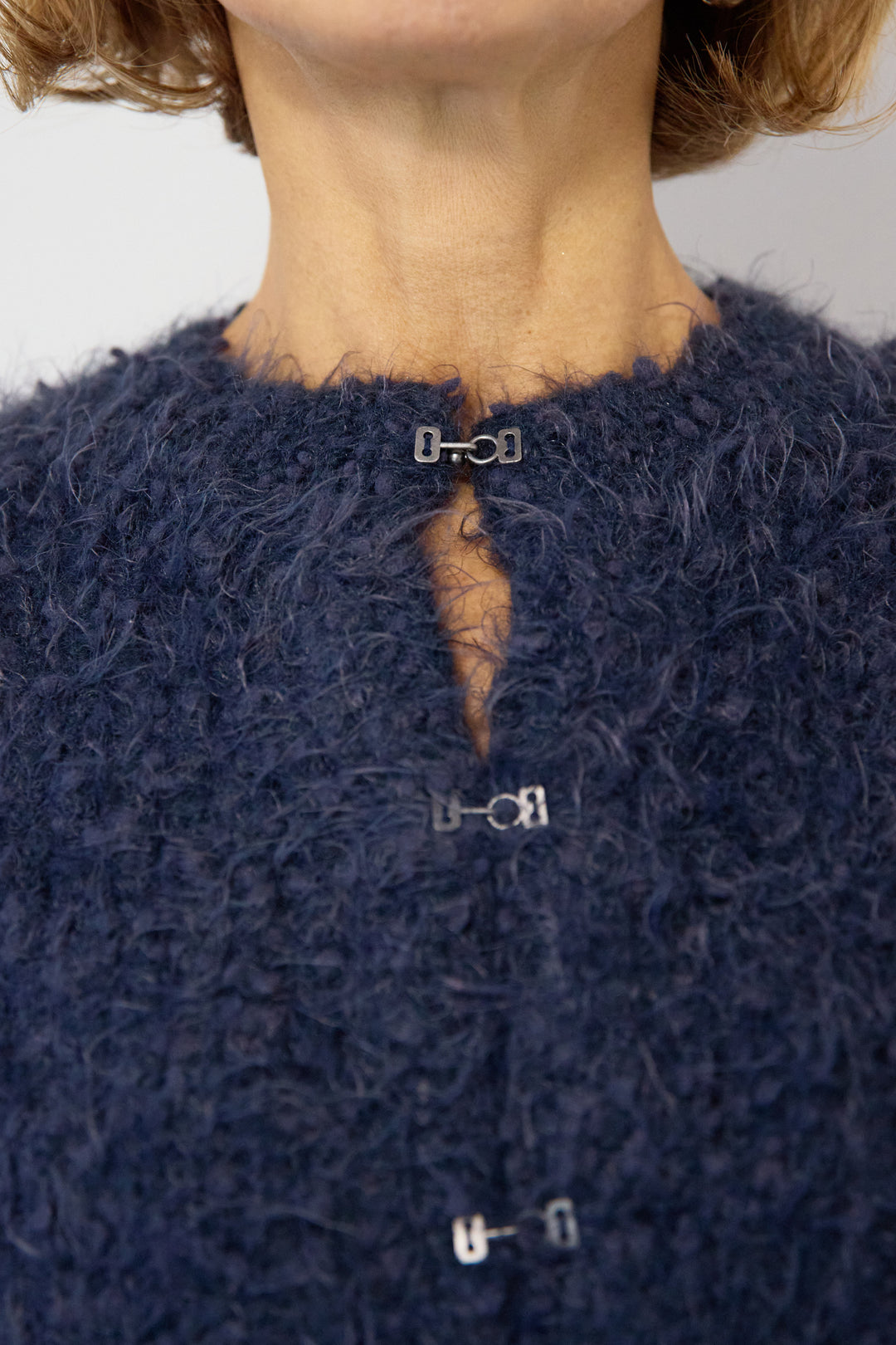 クルーネックシャギーカーディガン