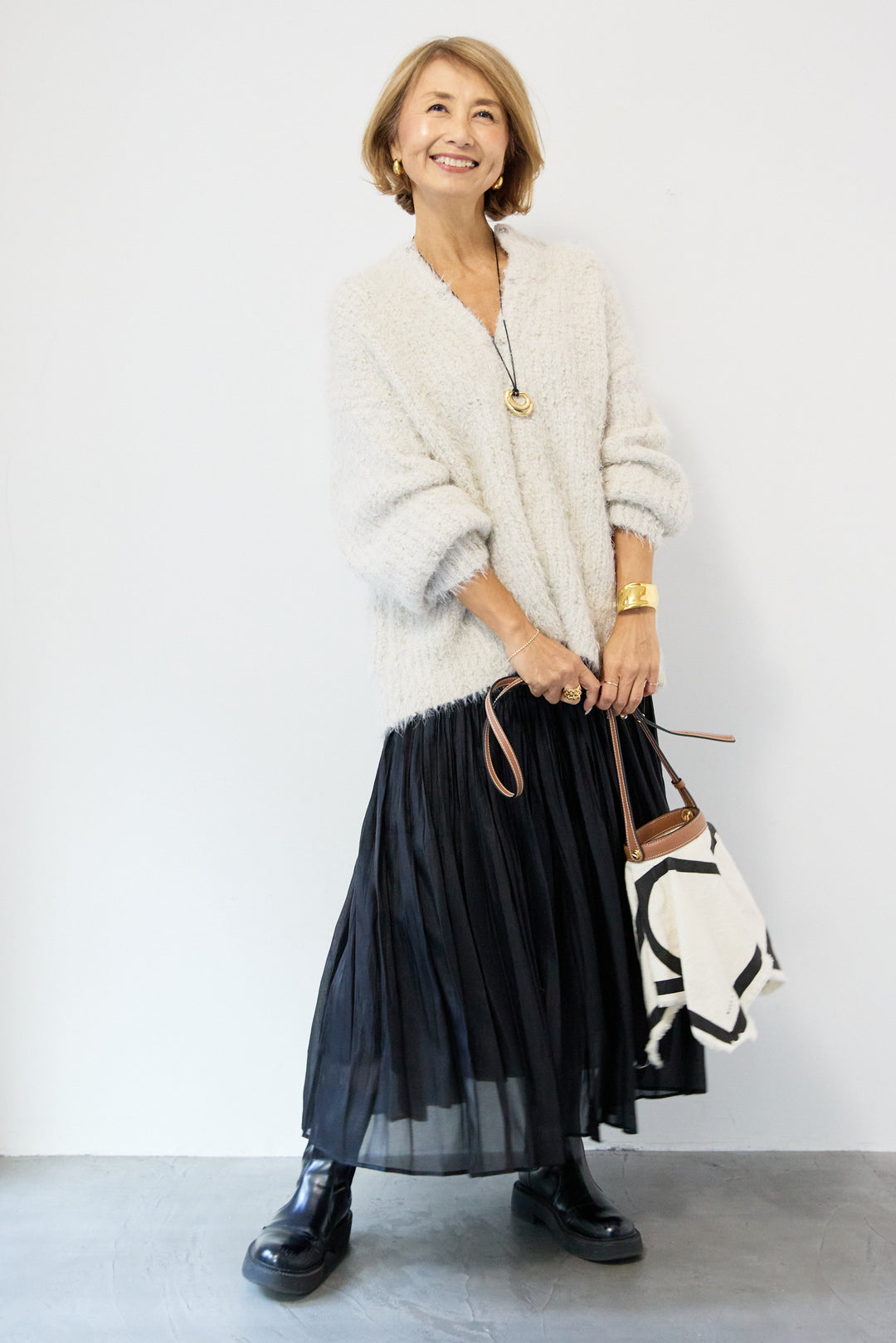 クルーネックシャギーカーディガン