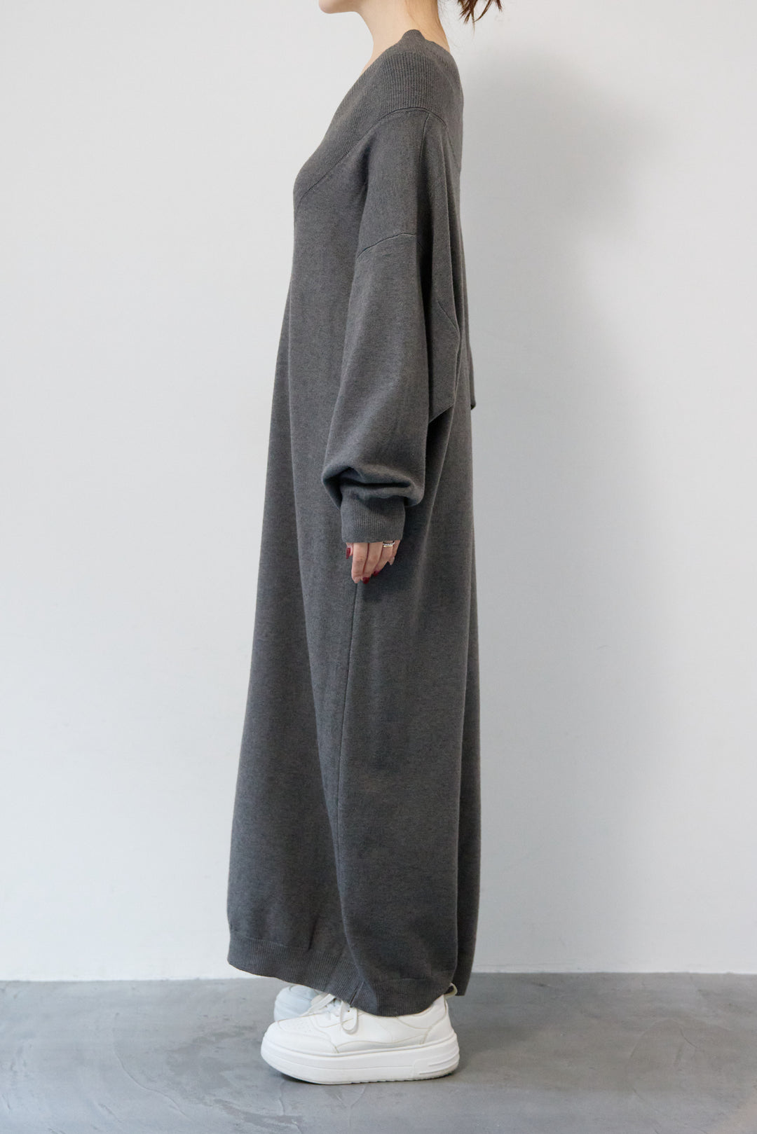 深Vネックニットワンピース