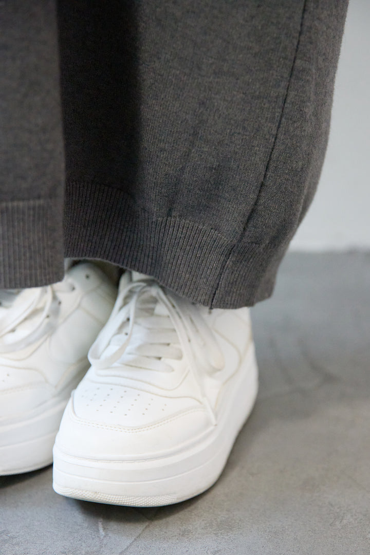 深Vネックニットワンピース