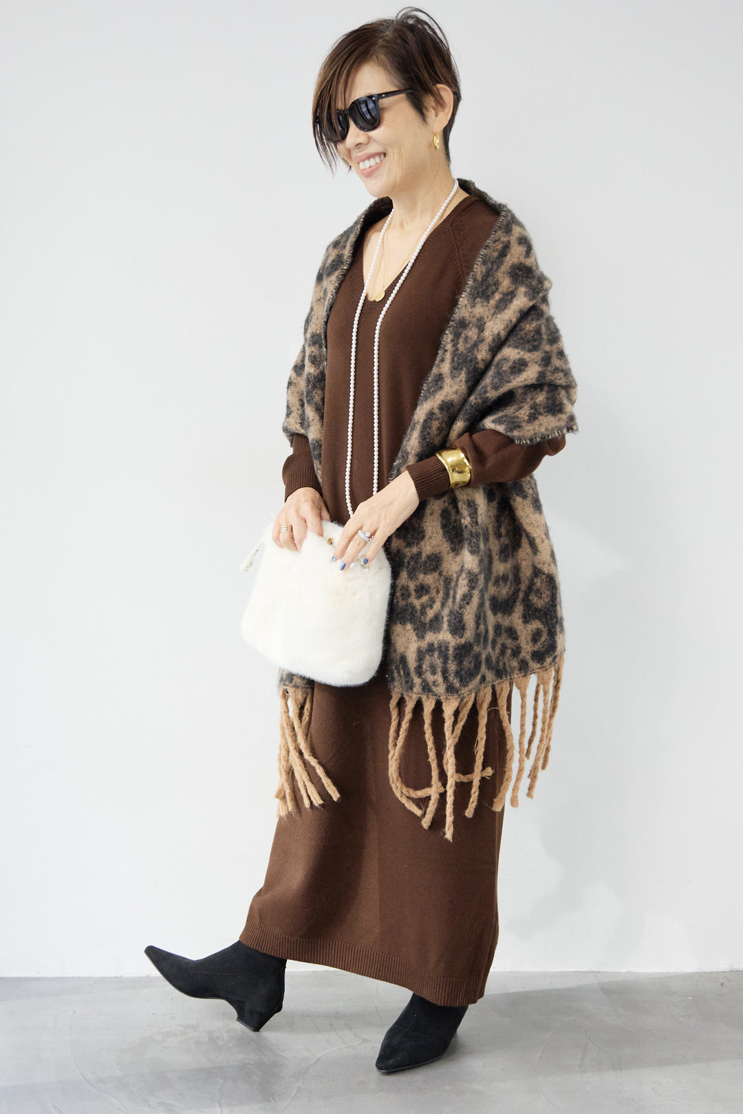 Vネック ロングニットワンピース