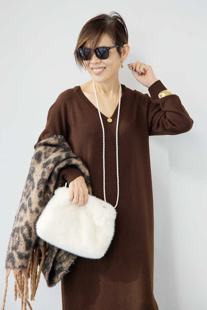 Vネック ロングニットワンピース