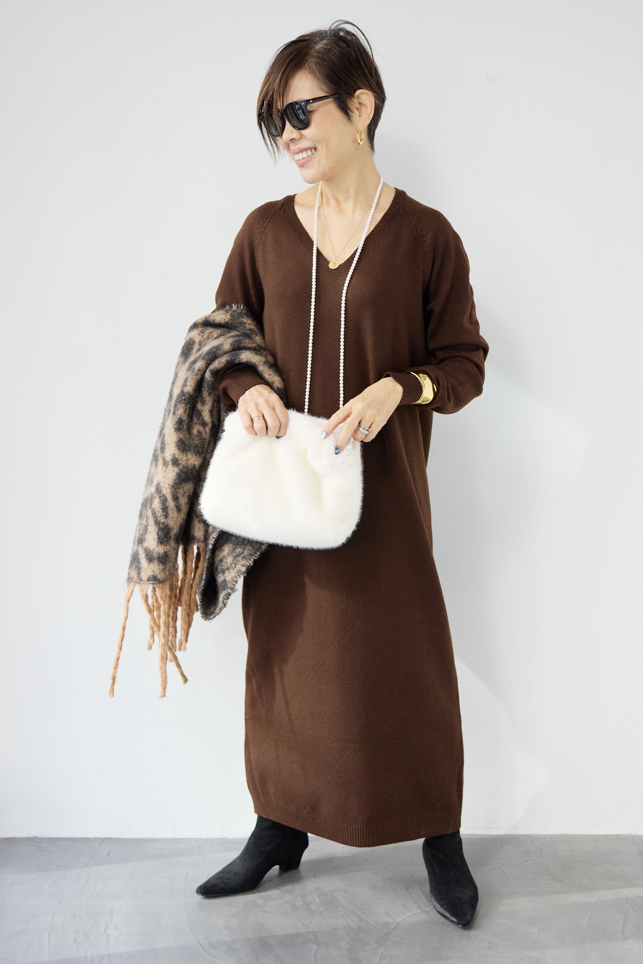 Vネック ロングニットワンピース – plusotoha