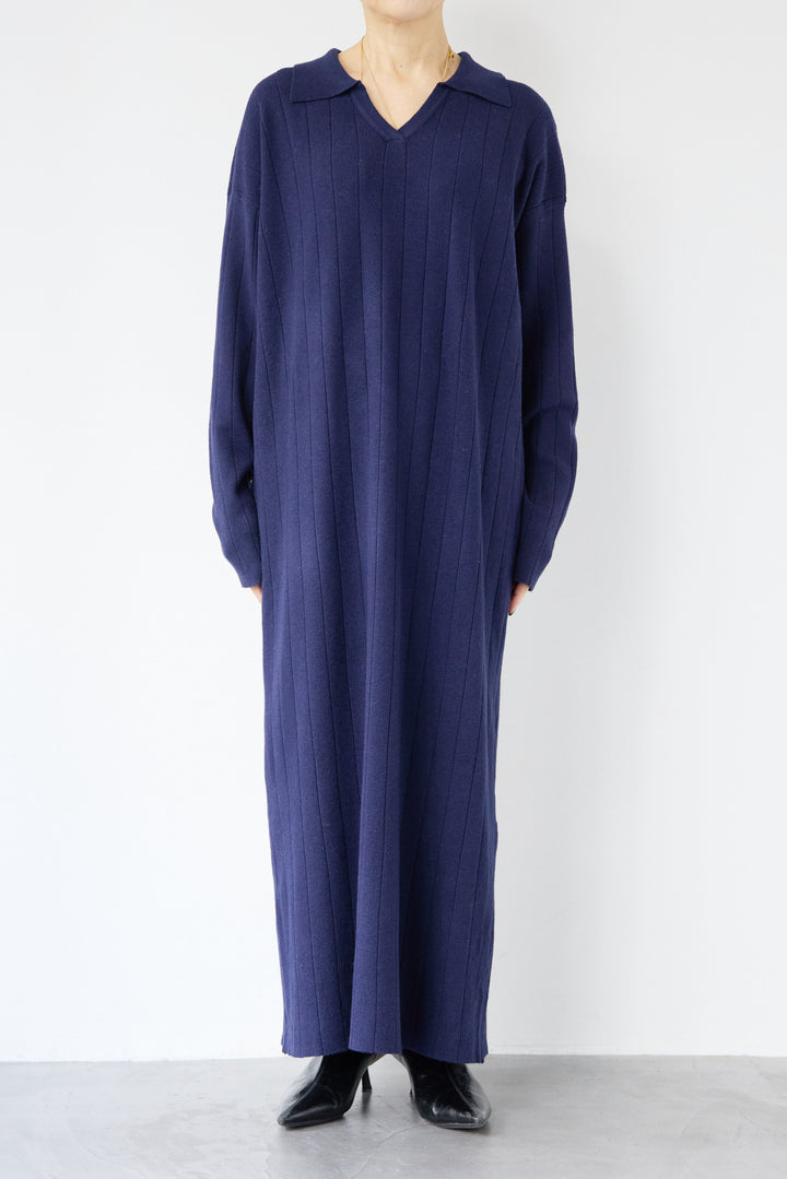 襟付きニットワンピース