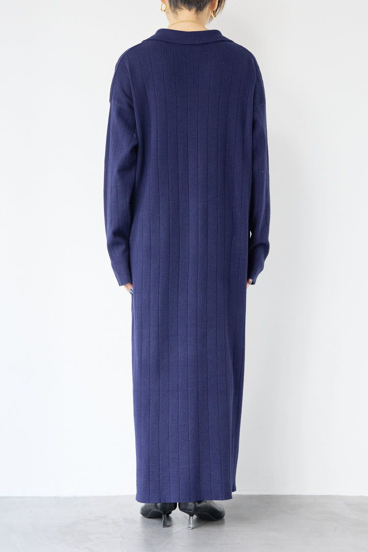 襟付きニットワンピース