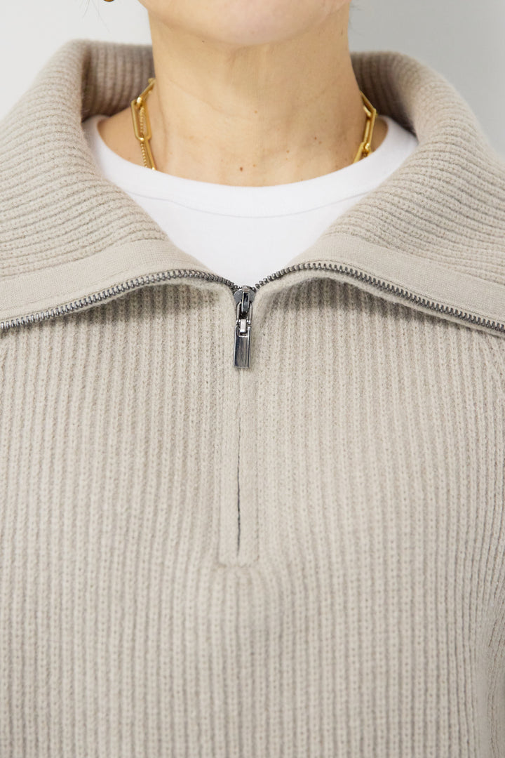 ビックカラーハーフジップニット